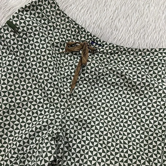 Patagonia green in wheel summer beach board shorts size 33 - Picture 2 of 7